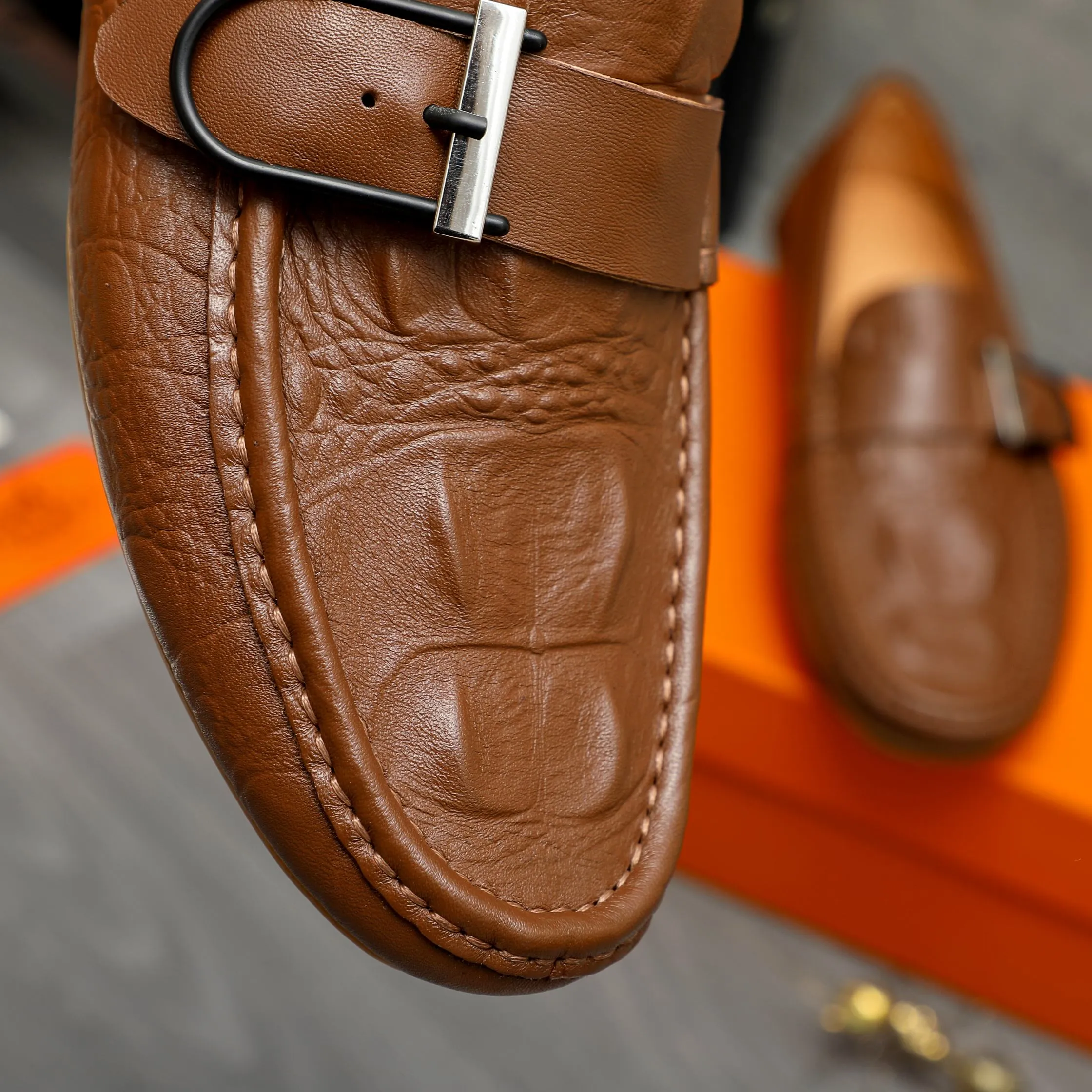 P380 Product trademark: HERMES "Hermes" casual slip-on men's shoes Regular size: 38-44 Product material: Selected crocodile pattern cowhide upper, pigskin lining, rubber outsole